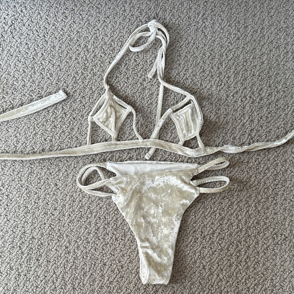 Siempre golden ivory bikini